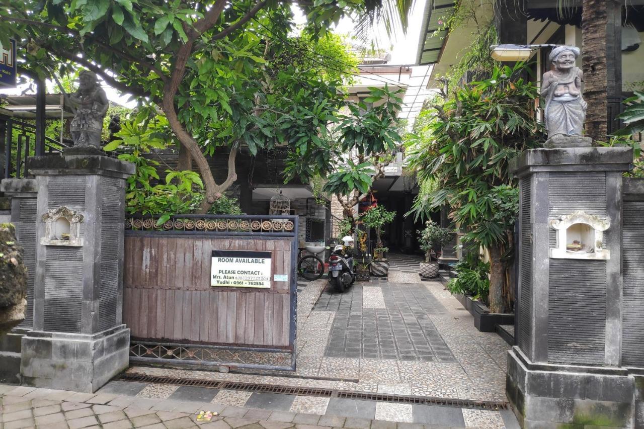 Oyo 90274 Odah Guest House クタ エクステリア 写真